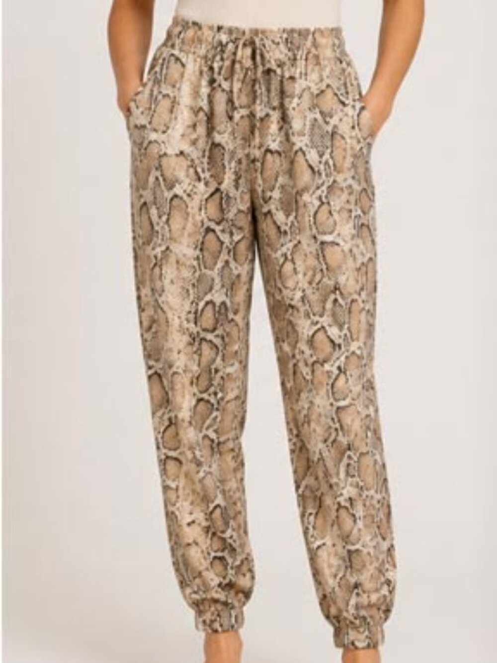 Women’s Snakeskin Print Jogger Pants with Slant Pockets